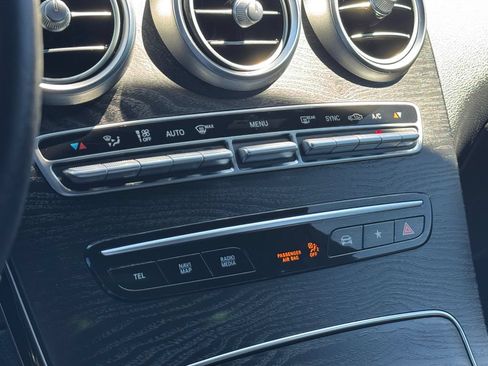 Used 2020 Mercedes-Benz GLC 300 image 15