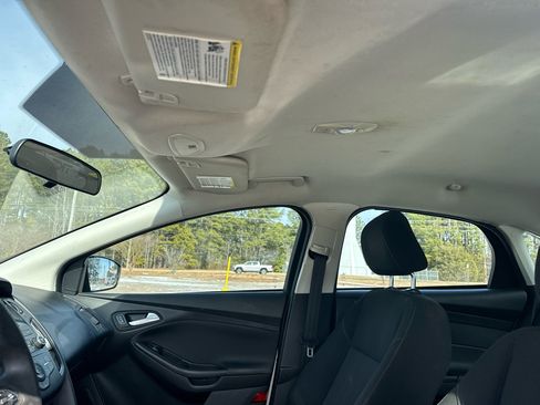 Used 2016 Ford Focus SE image 12