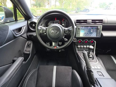 Used 2026 Toyota GR86 Premium w/ Performance Package RWD image 21
