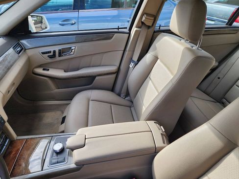 Used 2010 Mercedes-Benz E 350 Sedan image 18