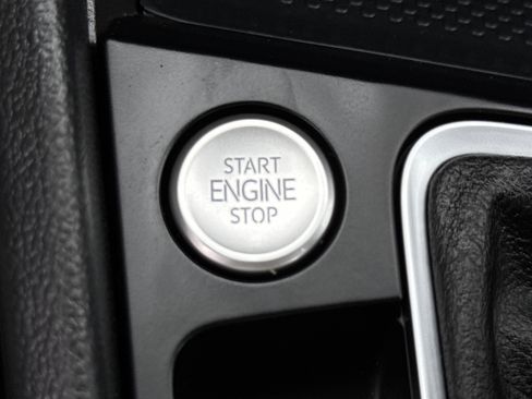 Used 2024 Volkswagen Jetta SE image 22