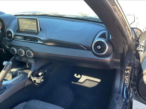 Used 2018 FIAT 124 Spider Abarth w/ Convenience Group image 21