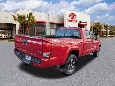 Used 2017 Toyota Tacoma TRD Sport image 5