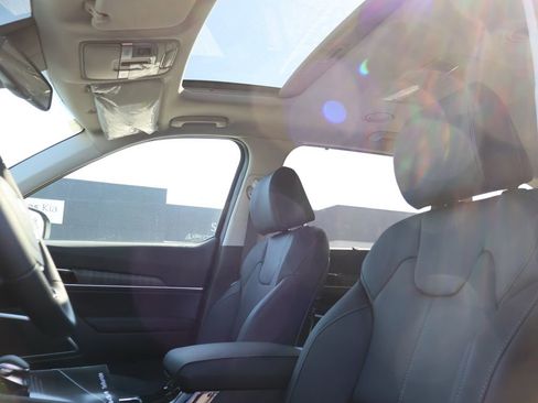 New 2025 Kia Telluride EX w/ EX Captain's Chair Package image 45
