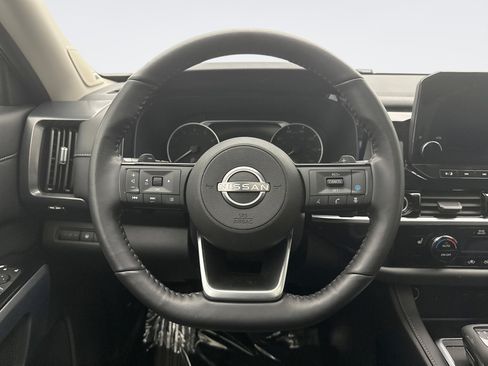 Used 2023 Nissan Pathfinder SL w/ SL Premium Package AWD/4WD image 12