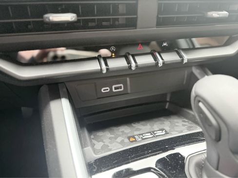 Used 2025 Chevrolet Colorado Trail Boss image 25