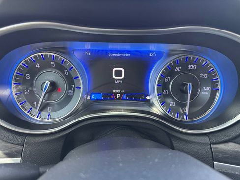 Used 2022 Chrysler 300 Touring L w/ Safetytec Plus Group RWD image 7