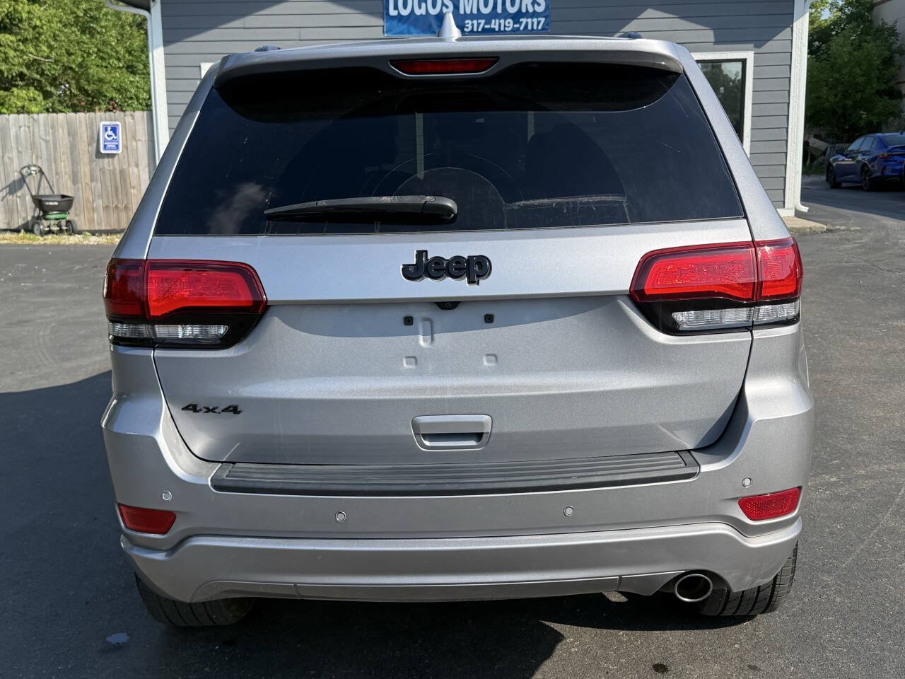 Used 2020 Jeep Grand Cherokee Altitude AWD/4WD image 4
