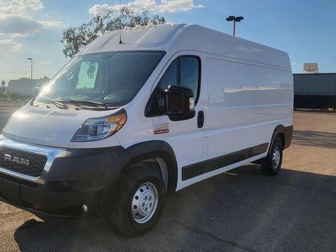 Used 2021 RAM ProMaster 2500 w/ Premium Appearance Group FWD image 4