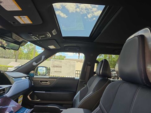 New 2026 INFINITI QX80 4WD w/ Sport Exterior Package image 25