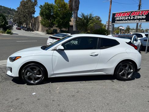 Used 2019 Hyundai Veloster 2.0 FWD image 4