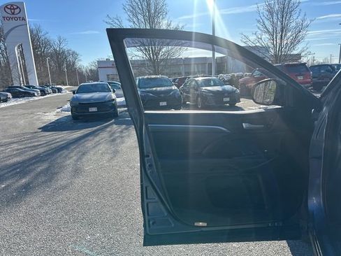 Used 2018 Toyota Highlander Limited Platinum image 21