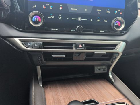 Certified 2024 Lexus RX 350 AWD w/ Convenience Package image 13