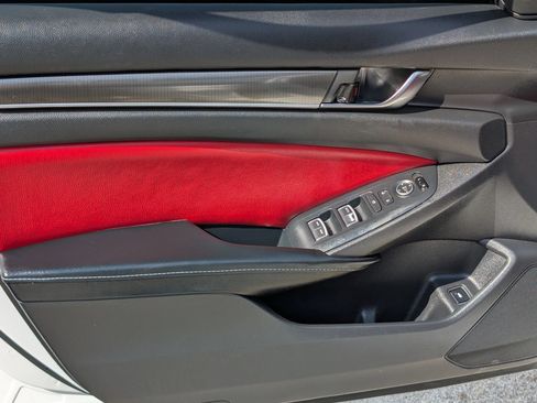 Used 2018 Honda Accord Sport image 15