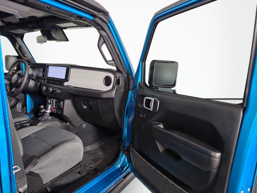 Used 2024 Jeep Wrangler Unlimited AWD/4WD image 39