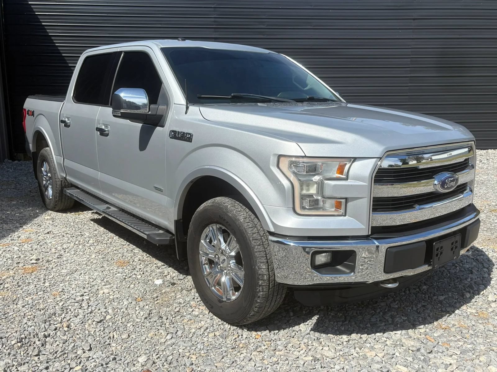Used 2016 Ford F150 Lariat w/ Equipment Group 502A Luxury AWD/4WD image 3