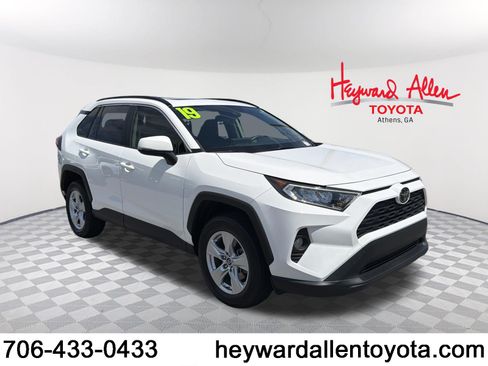 Used 2019 Toyota RAV4 XLE w/ Convenience Package FWD image 1