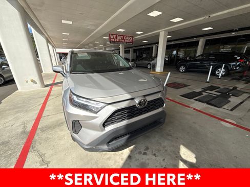 Used 2023 Toyota RAV4 XLE w/ Convenience Package FWD image 5