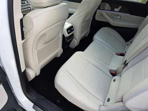 Used 2025 Mercedes-Benz GLS 450 4MATIC image 15