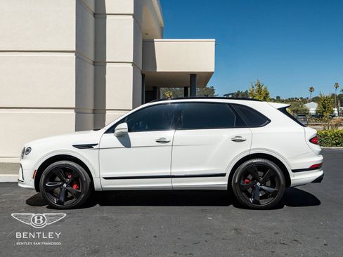 Used 2023 Bentley Bentayga AWD/4WD image 7