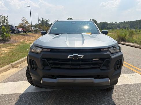 Used 2024 Chevrolet Colorado Trail Boss AWD/4WD image 12
