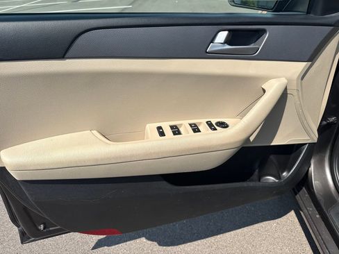 Used 2017 Hyundai Sonata SE FWD image 11