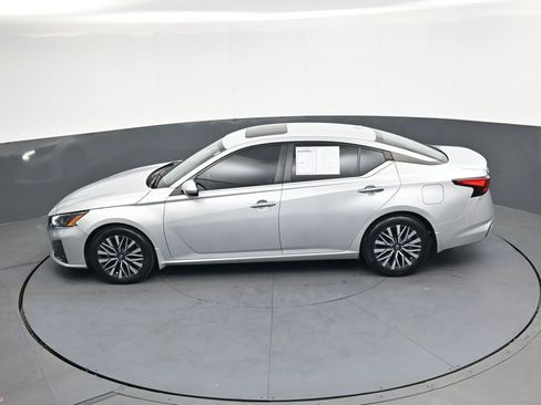 Used 2023 Nissan Altima 2.5 SV w/ SV Premium Package FWD image 40