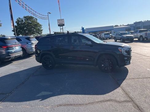 Used 2023 GMC Terrain SLT w/ Elevation Edition FWD image 2