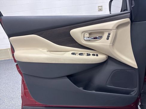 Used 2024 Nissan Murano Platinum w/ Cargo Package image 25
