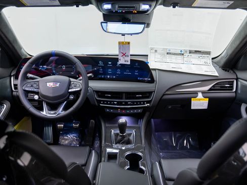 Used 2026 Cadillac CT5 V Blackwing w/ Deep Ocean Appearance Package RWD image 9
