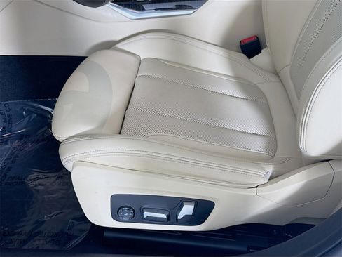 Certified 2022 BMW 330i Sedan w/ Driving Assistance Package image 19