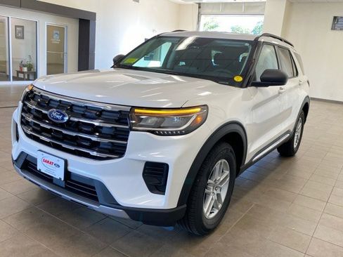 New 2025 Ford Explorer Active image 4