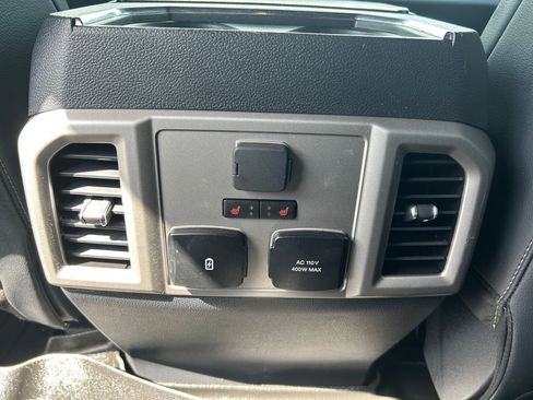 Used 2022 Ford F350 Lariat w/ Lariat Ultimate Package AWD/4WD image 28