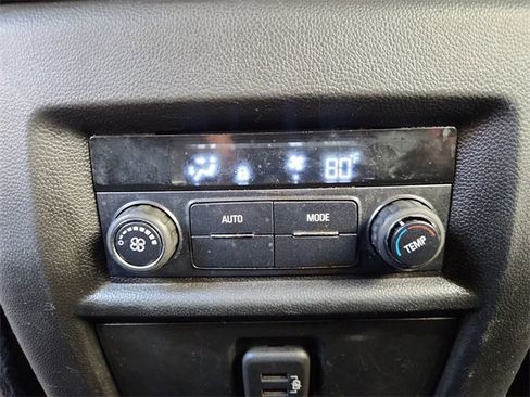 Used 2018 Chevrolet Traverse LS image 20