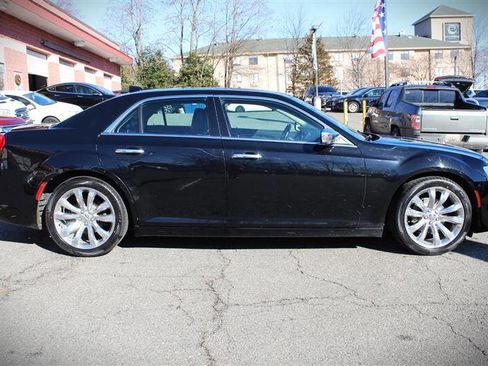 Used 2015 Chrysler 300 C w/ Light Group image 6