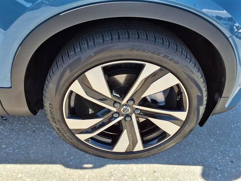 Certified 2023 Volvo XC40 B4 Plus w/ Driver Assist Package image 9