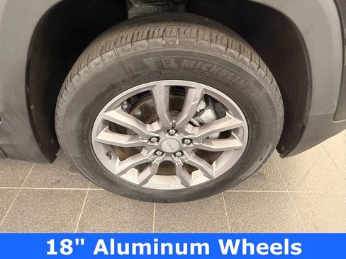 Used 2024 GMC Terrain SLT image 39