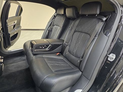 Used 2018 BMW M760i xDrive AWD/4WD image 25