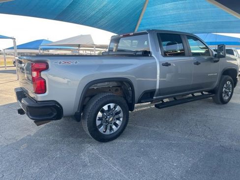 Used 2025 Chevrolet Silverado 2500 Custom w/ Custom Convenience Package image 4