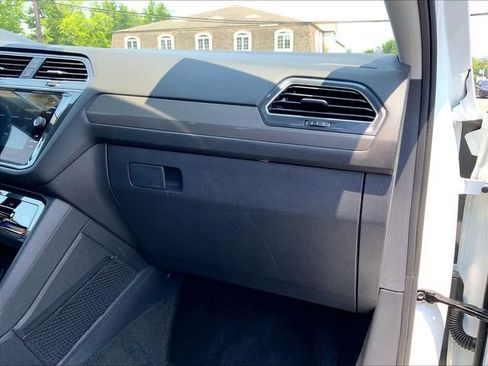 Used 2023 Volkswagen Tiguan SE FWD image 21