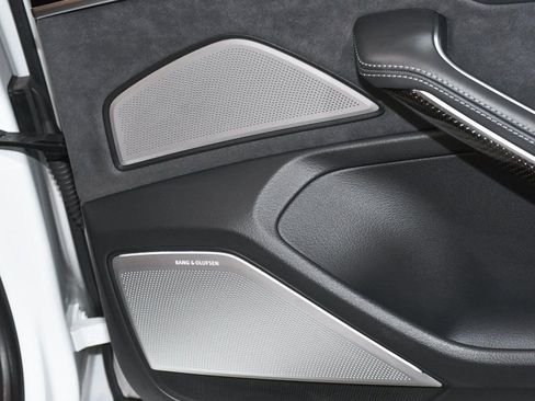 Used 2022 Audi S8 w/ S8 Comfort Plus Package image 21