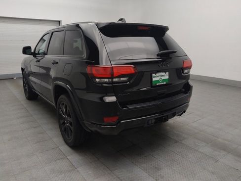 Used 2017 Jeep Grand Cherokee Altitude AWD/4WD image 5