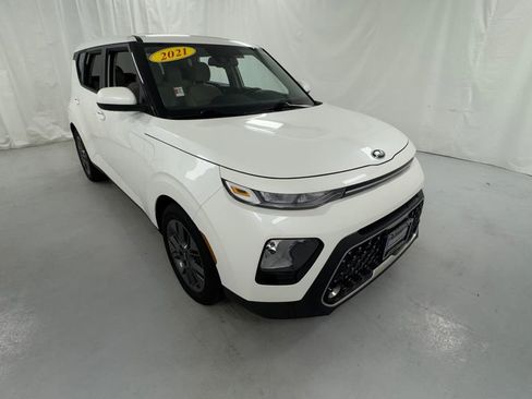 Used 2021 Kia Soul EX image 1