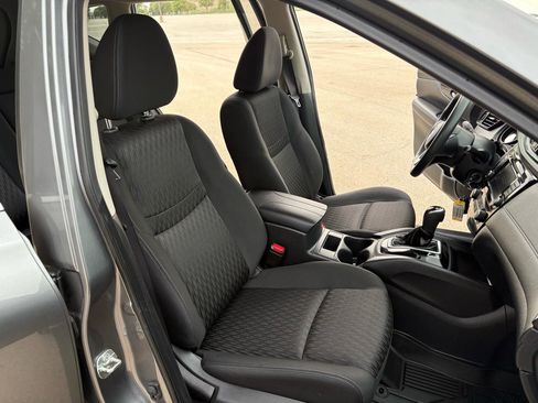 Used 2018 Nissan Rogue S image 27