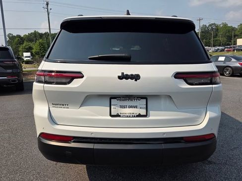 Used 2025 Jeep Grand Cherokee L Altitude RWD image 7