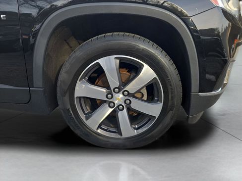 Used 2018 Chevrolet Traverse LT image 4