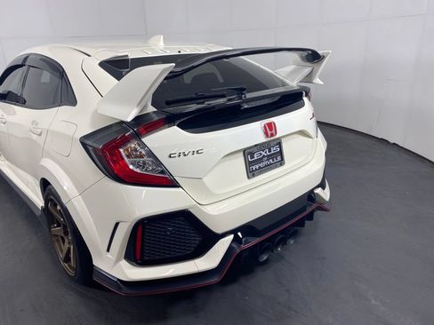 Used 2017 Honda Civic Type R image 9