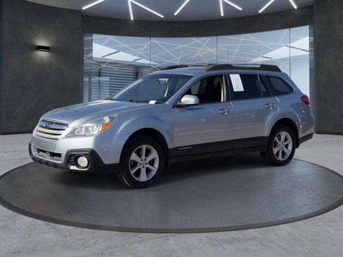 Used 2014 Subaru Outback 2.5i Premium AWD/4WD image 2
