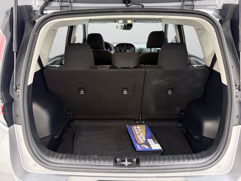 Used 2023 Kia Soul LX w/ Option Group 015 FWD image 9