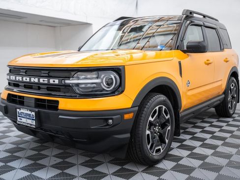 Used 2022 Ford Bronco Sport Outer Banks w/ Tech Package AWD/4WD image 3